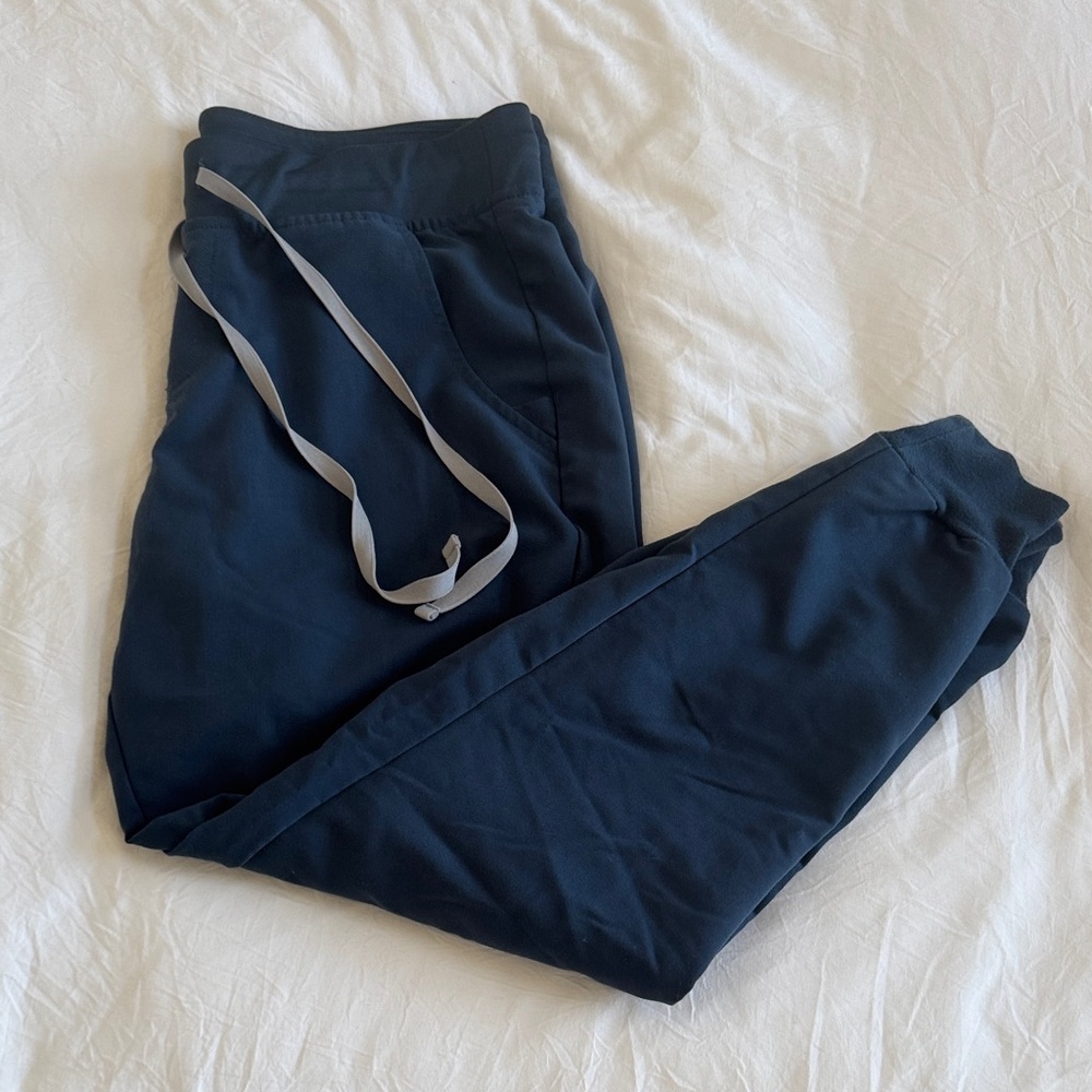 Dark Harbor Figs Women’s Zamora Jogger Scrubs Medium Petite